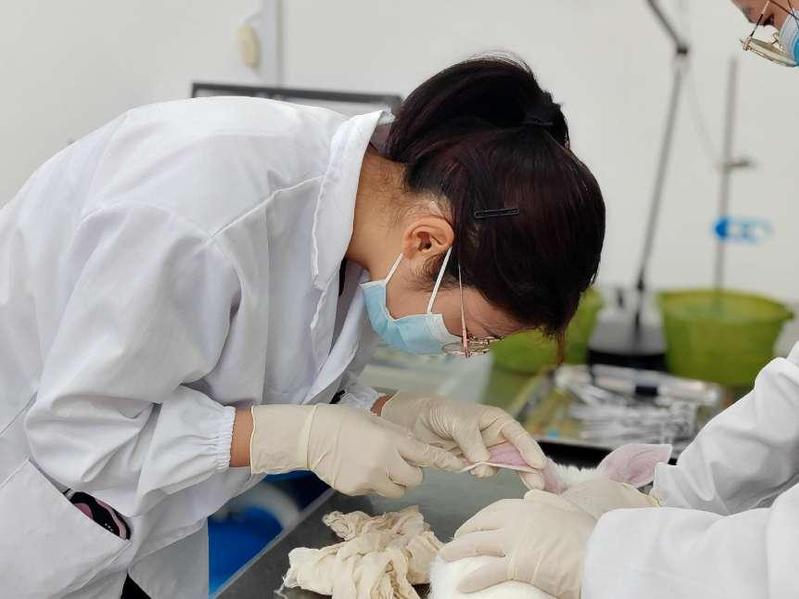 祝贺公司学子在首届新疆MGM美高梅官网登录1688校...